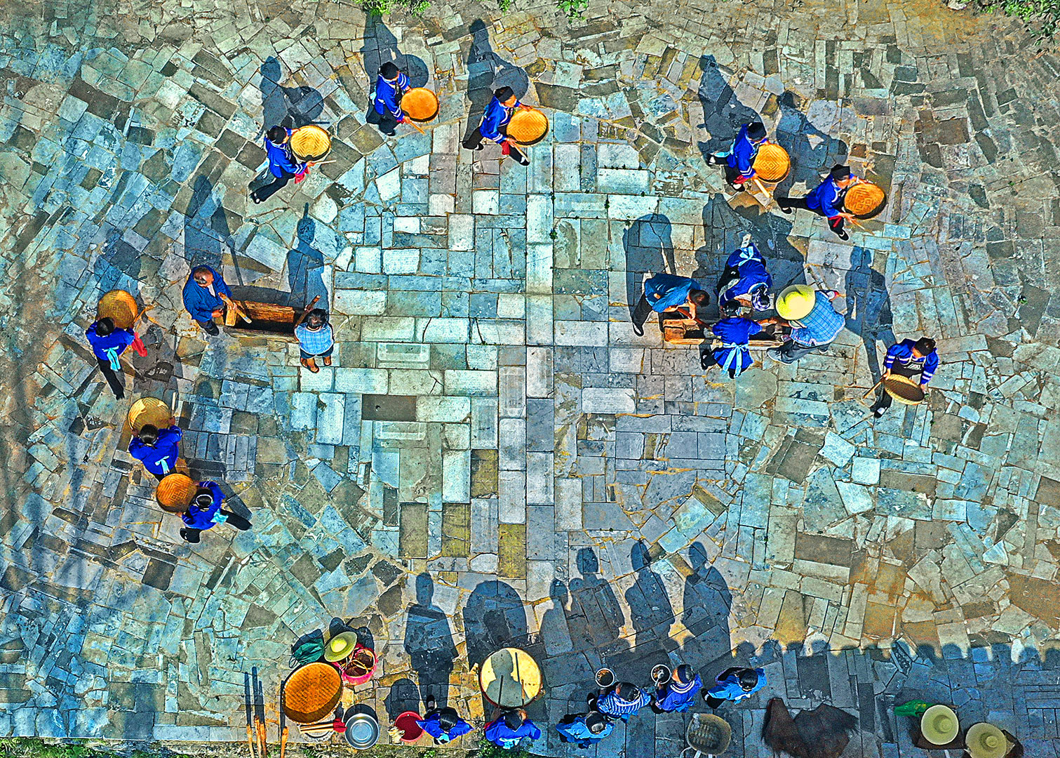 3、《Happy New Year's cake making》2019年10月新加坡PHOTO VIVO巡回赛旅游组APU金牌，塞尔维亚VILL国际摄影大赛FIAP